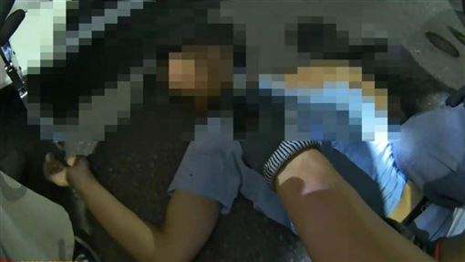 台中毒駕男撞警逃逸　7悍警包抄破窗壓制
