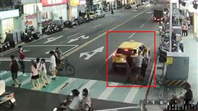 陳男遭圍毆的情形。（圖／翻攝畫面）