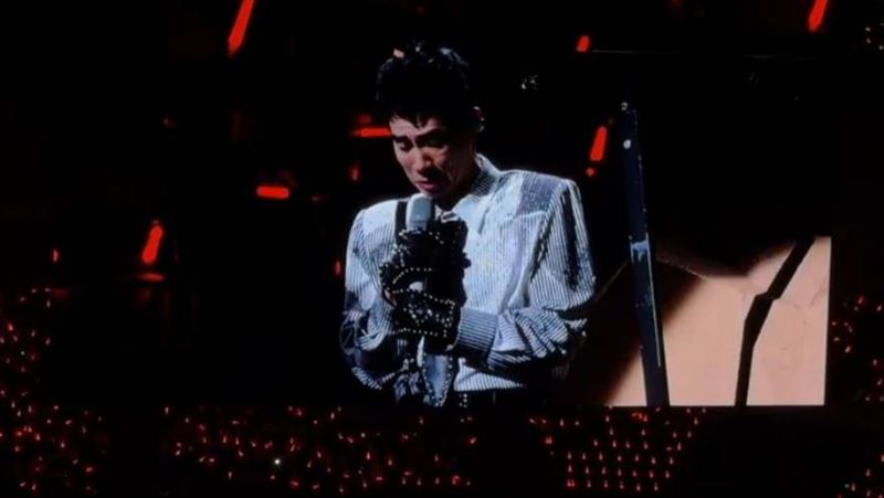 陳小春演唱會爆哭道歉 觀眾氣喊「退票」