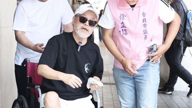 男星西門町慘摔開刀 坐輪椅親曝超慘近況