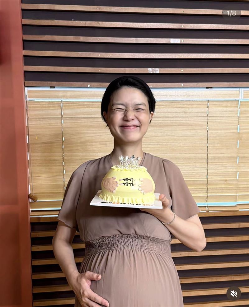 安英美超大孕肚曝光。(圖/翻攝自IG)