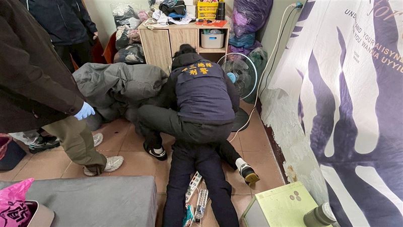 新竹男檳榔攤藏毒工廠!邊練肌肉邊搞毒