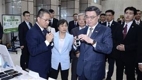 刑事局今（22日）舉行「淨流專案」及「清碼行動」大掃蕩成果記者會，行政院長卓榮泰等人均親自到場。（圖／刑事局提供）