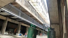 被稱為「KK園區2.0」的三佛塔園區驚傳遭到轟炸。（翻攝自微博）