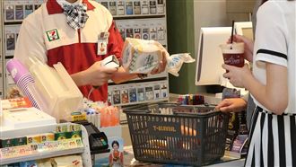 冷藏櫃見0元飲品　超商急喊：這不能賣