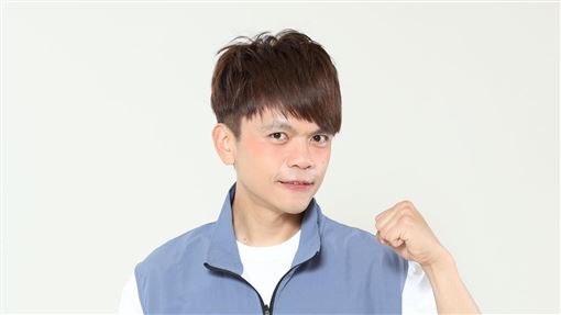 花200元請畫家替兒作畫　蔡阿嘎1舉動挨轟
