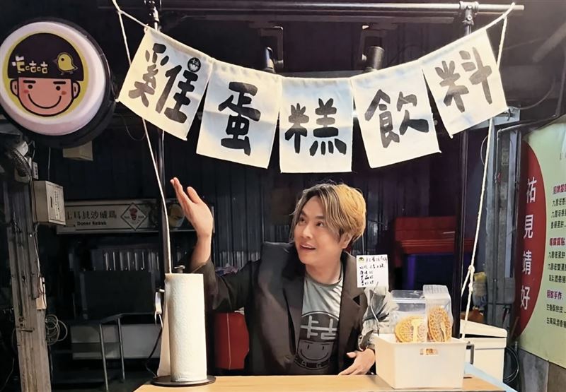 卡古為了生計,去年11月曾在基隆七堵擺攤賣雞蛋糕,如今轉戰台北內湖。(翻攝自卡古 章瑞麟IG)
