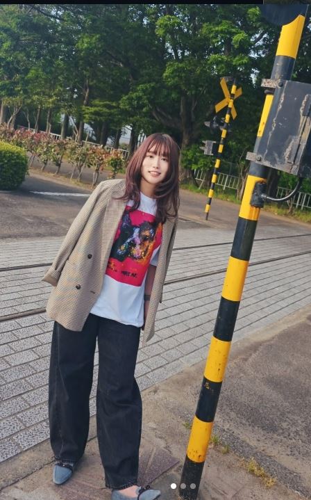 日本正妹網紅「寢り子」(Neriko)驚傳罹患大腸癌4期。(圖/翻攝自IG)