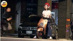 上月20日馬士媛現身台北車站附近拍攝新片。（圖／CTWANT提供）