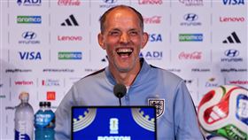 英格蘭總教練圖赫爾（Thomas Tuchel）在賽前記者會上提出了獨到的「指揮理論」。（圖／美聯社／達志影像）