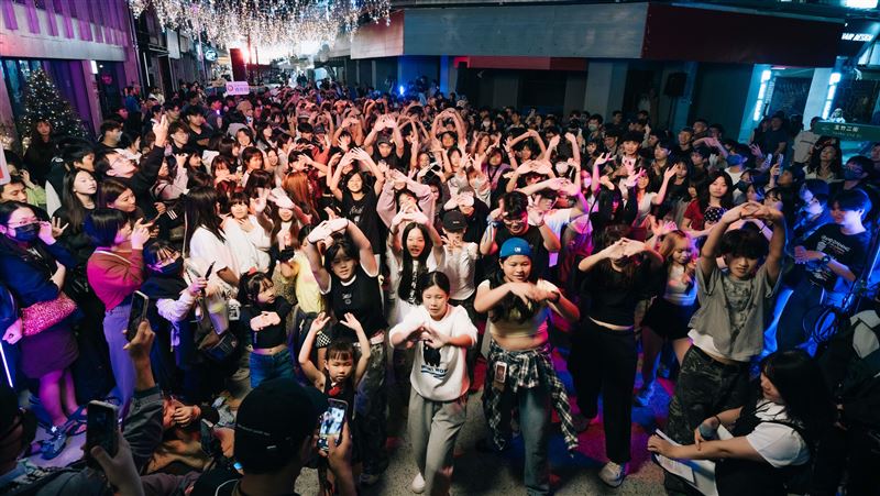 4場K-POP隨播即跳 揭開港都夏日熱血序幕