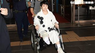 一代玉女逛街跌倒竟骨裂！回頭看踢到這個