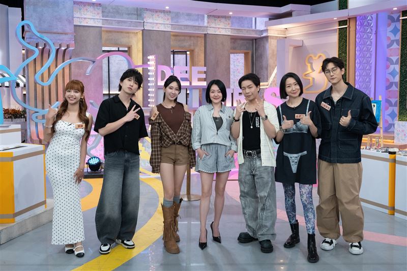 張琳(左起)、邱鋒澤、檸檬、小S、派翠克、曲家瑞、范姜彥豐。(圖/東森提供)