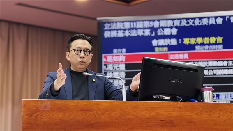 藍白翻車了!葛如鈞認有威如股份10萬元