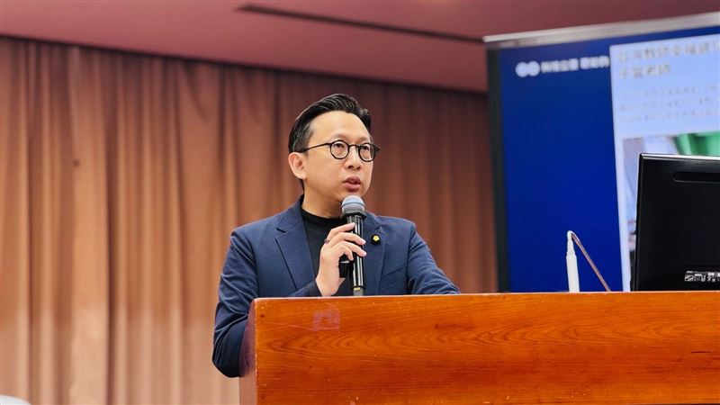 國民黨不分區立委葛如鈞證實自己小額認購威如公司價值約10萬元股份,佔比不到2%(圖/翻攝自科技立委葛如鈞臉書)