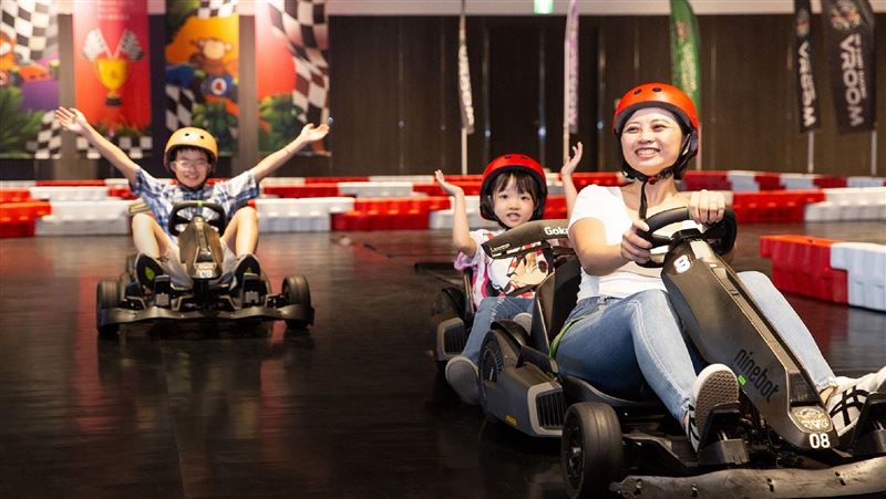 太熱改去這!台北驚見200坪室內卡丁車