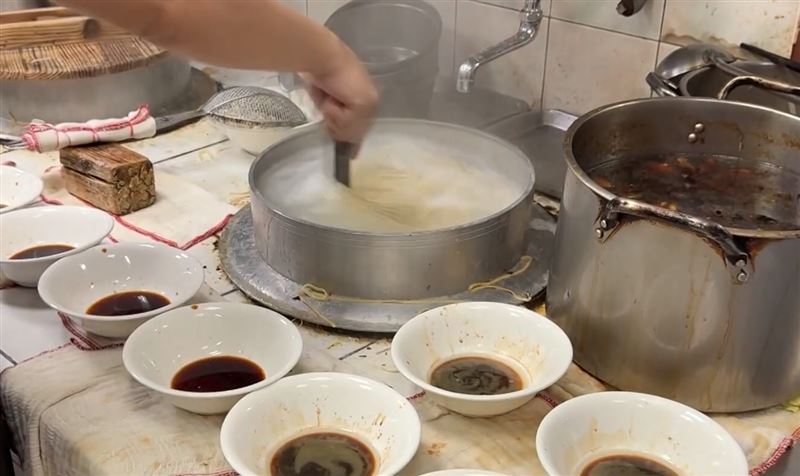牛肉麵千金日前大動作切割胡男,聲明「已無任何私人感情關係」。(圖/資料照)