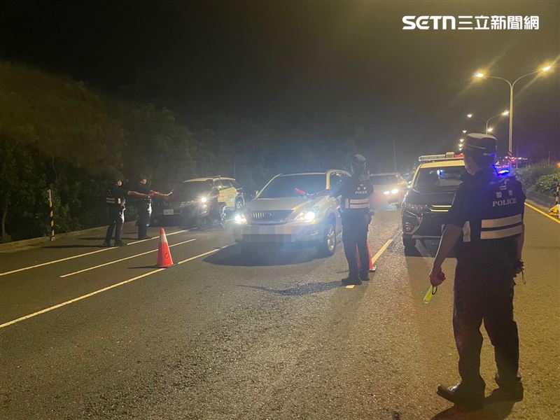 端午連假車潮湧現!台南警六分局連3天強勢路檢,逮7酒駕+2毒駕。(圖/翻攝畫面)