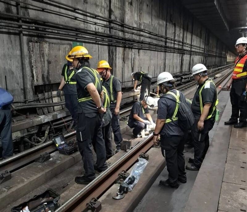 台北捷運板南線昨(22日)20時,列車行經板橋站附近時疑似聽見像「爆炸聲」的巨大聲響。(北捷提供)