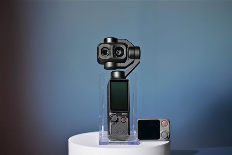 串聯DJI多元生態系,DJI Osmo Pocket 4P透過取景遙控器穩定遙控圖傳即時影像。(圖/DJI提供)