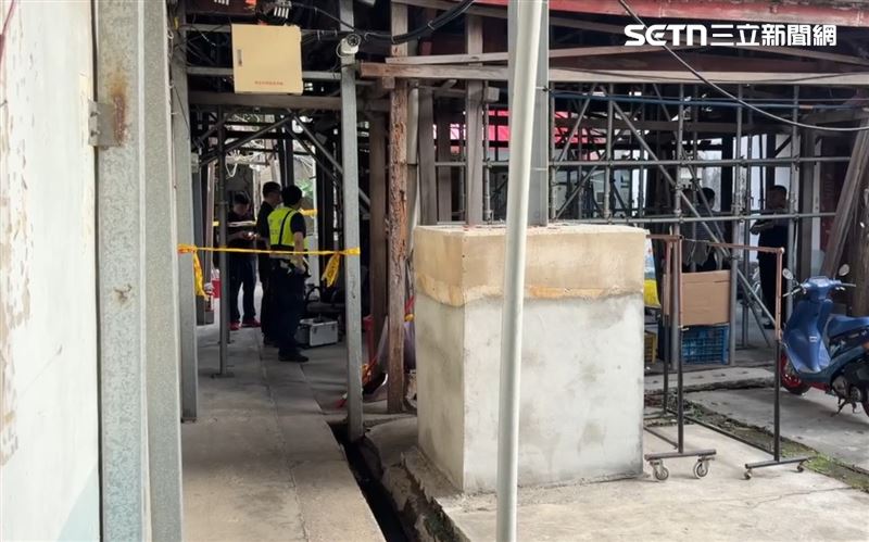 台北大同區延平北路四段,驚傳槍擊案件,一名年約70歲老翁,其腿部疑似遭槍擊中彈。(圖/翻攝畫面)