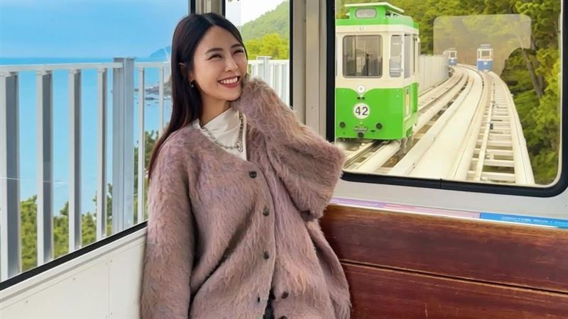 女記者倒貼朱軒洋!車內女上男下激情熱吻