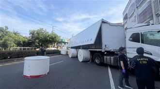 彰化貨櫃車暴衝撞民宅！司機毒駕查獲手槍