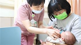 國泰醫院打造「高危險新生兒出院家屬共照病房」，協助即將出院的高危險新生兒父母，提升獨立照護寶寶的能力與信心。（圖／國泰醫院提供）