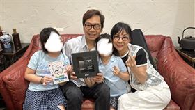彭健新曬出家庭照，幼童為他的乾女兒。（圖／翻攝自彭健新臉書）