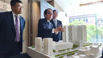 高雄輕軌聯開第1案　林欽榮到台北親招商