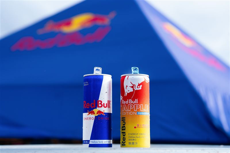 Red Bull Apple Edition富士蘋果風味即日起於全台上市。(圖/品牌業者提供)