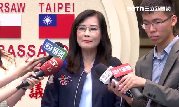 秦慧珠表示,政客爽粉專聚落在台中、桃園,「他們師傅可能在桃園市政府」,他們是一小群人士,「有些人學歷背景其實是沒辦法當中華民國的公務員」(圖/翻攝畫面)