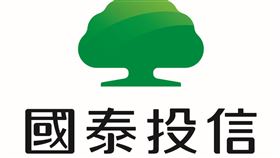 國泰投信董事郭明鑑被爆除了兼任世芯-KY（3661）獨董長達8個月，遭發現後於昨（22）日火速請辭，他其實還同時擔任榮成董事1個月之久，利害關係人風暴也越演越烈。金管會對此回應，將進行了解，並會請國泰投信清查董事「兼職」情事。（圖／翻攝自國泰投信臉書）