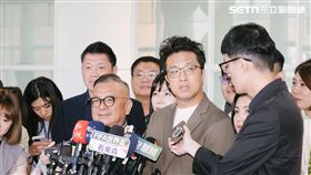 沈伯洋指出，索資是議員工作天經地義的事情，且自己是希望公務員整理資料時能「SOP化」減輕負擔，所言皆有完整報導與文字。（圖／記者楊士誼攝影）