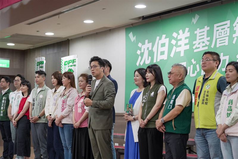 綠營舉辦「無限談」座談會聆聽基層意見，更痛批北市府已經淪為蔣萬安的競選總部。（圖／沈伯洋辦公室提供）