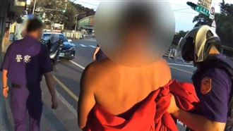 裸男失控砸超商冰櫃　桃園警查獲安毒送辦