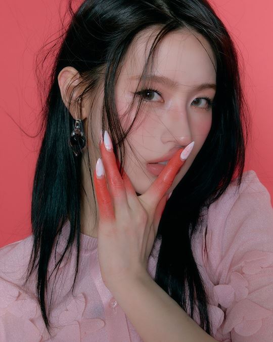 薇娟 (MIYEON) 將參與演唱會《HERVOICE—無所畏懼的女聲》,登上高雄巨蛋演出。(圖/CUBE Entertainment 提供)