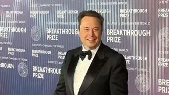 在啟動「綠鞋調款」後，SpaceX總募資規模從原本的750億美元飆升至857億美元。馬斯克也成為首位淨資產超過1兆美元的全球首富。（圖／翻攝自X平台 @iam_smx）
