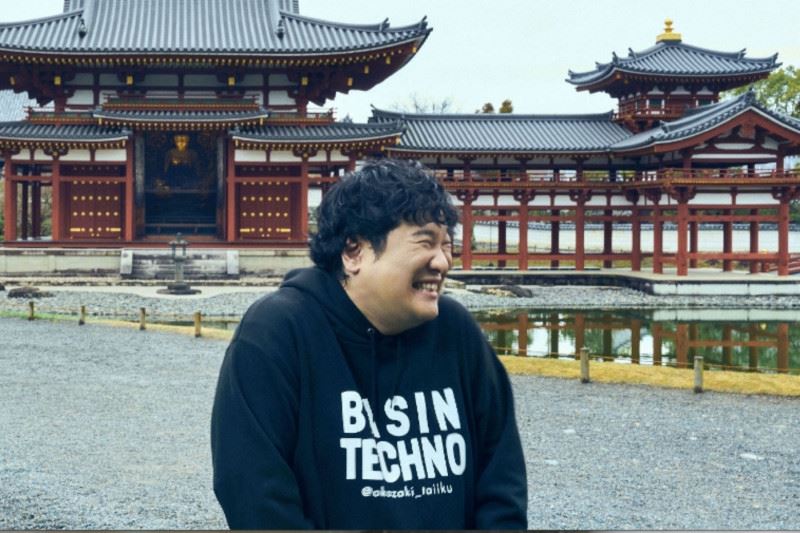 岡崎體育日前才宣布要舉辦出道10週年巡迴演唱會。（圖／翻攝自X）