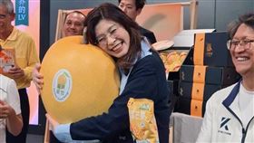 鄭麗文24日在台東批評，民進黨全面切斷兩岸的交流，不顧農民的活路。（圖／翻攝自鄭麗文臉書）