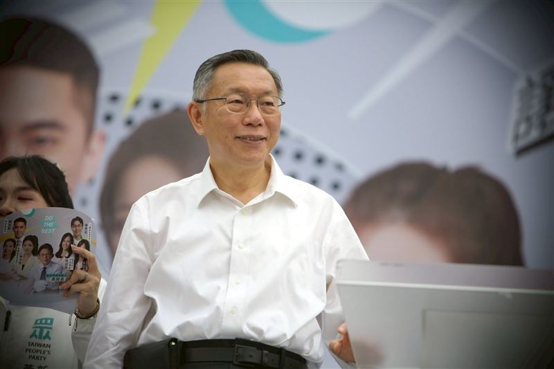 陳佩琪說，自己對柯文哲提醒「連啦啦隊員都會被殺傷了，我說以你的知名度且多是單獨一人，更要小心為是...」（圖／翻攝自陳佩琪臉書）
