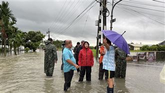 雨下整夜臨時停班課　網轟周春米：慢半拍