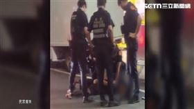 「你以為我有槍嗎」醉男提滅火器奔逃挑釁員警