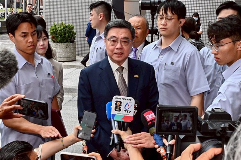行政院長卓榮泰今(25)日 出席115年國家政務研究班及高階領導研究班聯合開訓典禮受訪。（圖／行政院提供）