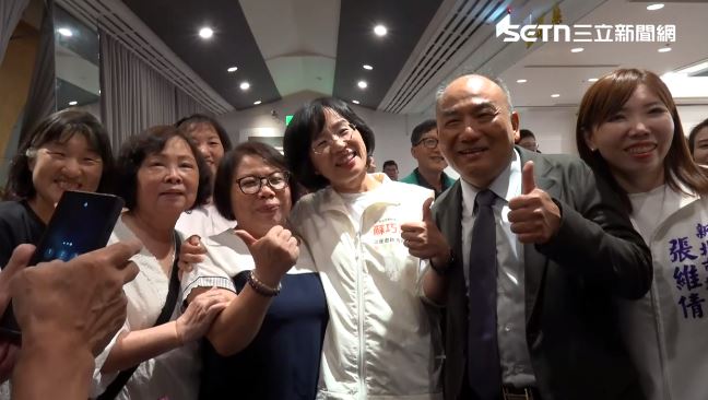 蘇巧慧與民眾互動。（圖／翻攝畫面)