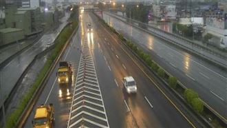 新／大雷雨猛炸「國一仁德出口匝道」封閉