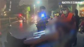 劉男在台北車站南三門外毆打徐姓男友人遭逮。（圖／翻攝畫面）