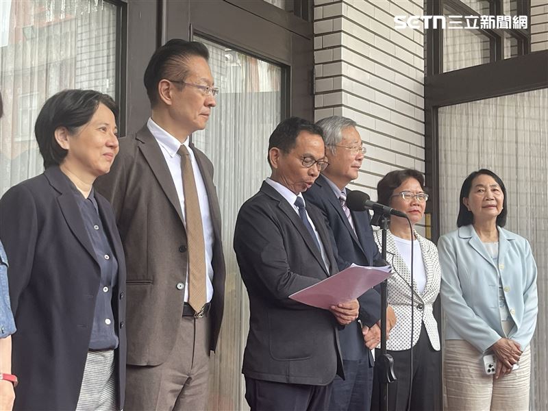 民眾黨拋出公投案，要求交通罰款應應用在交通安全改善與補貼大眾運輸上。（圖／記者楊士誼攝影）