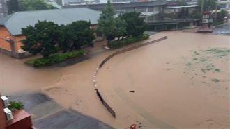 新／雨炸新竹　新埔鎮今中午起停班課