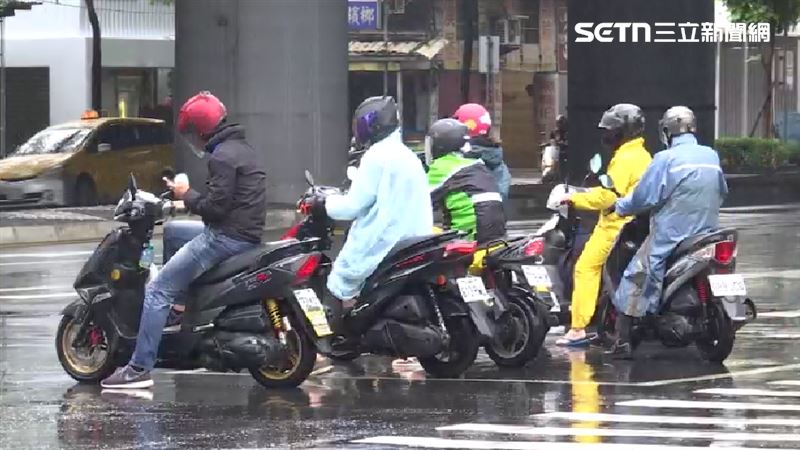 雨彈周末狂轟!「這些地區」小心海水倒灌